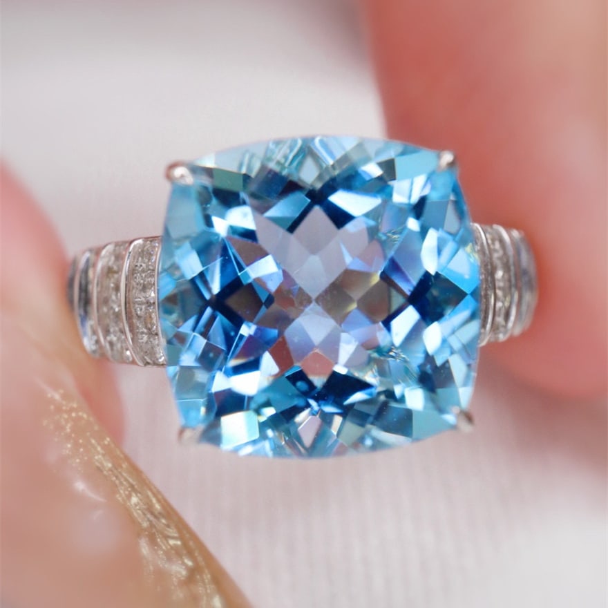 14k Gold 5.14 Ctw Natural Aquamarine & Diamond Ring: Ref:231110261 // gold content:14k gold // ring size:7. 25us // // main gemstone:aquamarine // shape:cushion // carat weight:4. 8ct // color:santa maria color // treatment:natural // // adjacent gemsto