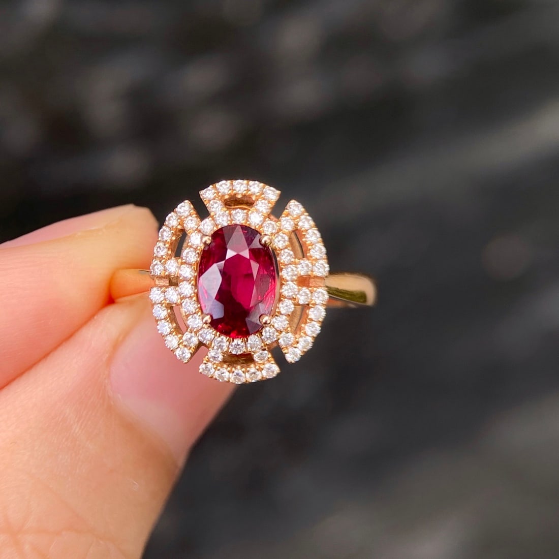 14k Gold 1.39 Ctw Natural Ruby & Diamond Ring: Ref:231110350 // gold content:14k gold // ring size:7. 25us // // main gemstone:ruby // shape:oval // carat weight:1. 09ct // color:pigeonblood red // treatment:natural // // adjacent gemstone 2 : dia