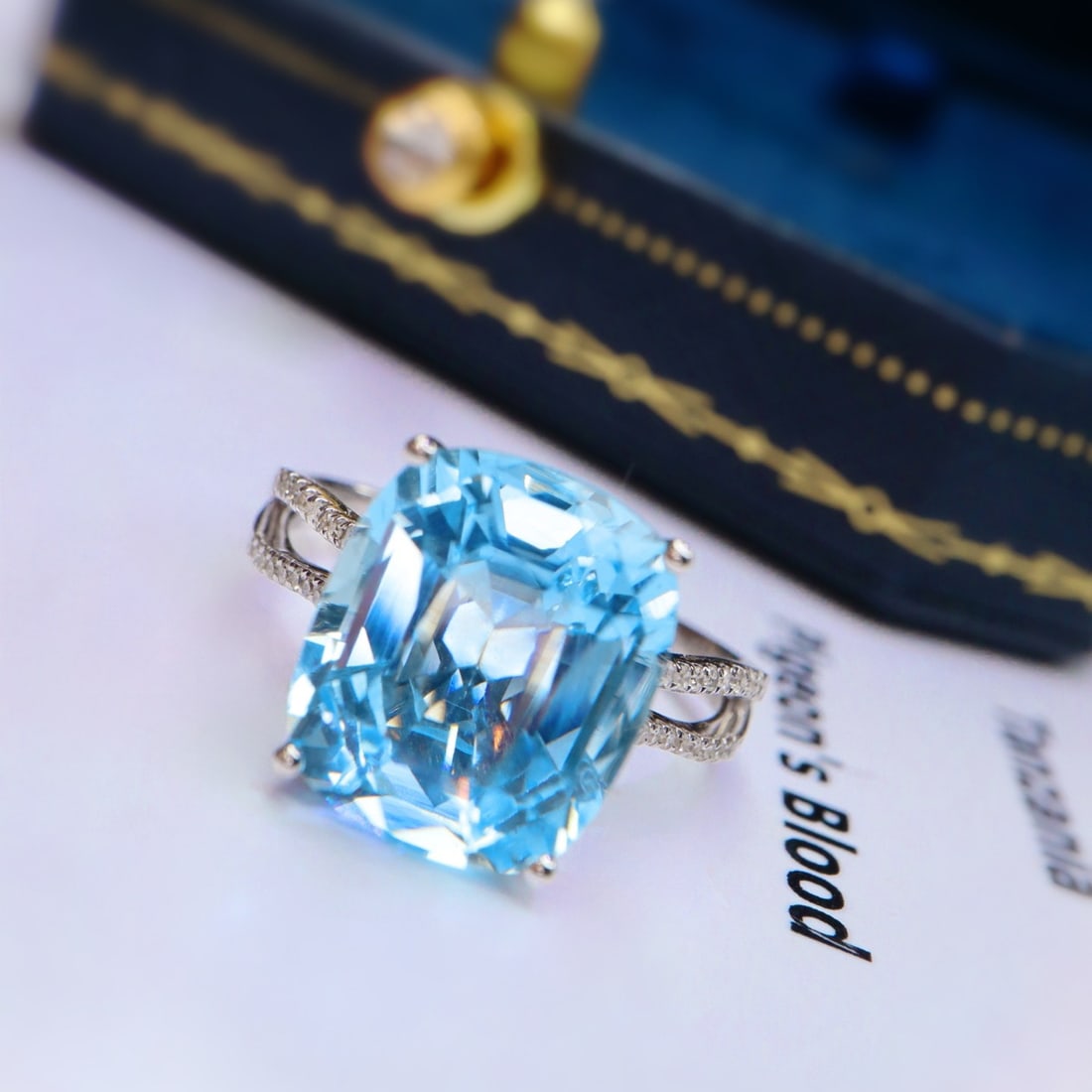 14k Gold 4.83 Ctw Natural Aquamarine & Diamond Ring: Ref:231110357 // gold content:14k gold // ring size:7. 25us // // main gemstone:aquamarine // shape:cushion // carat weight:4. 70ct // color:santa maria color // treatment:natural // // adjacent