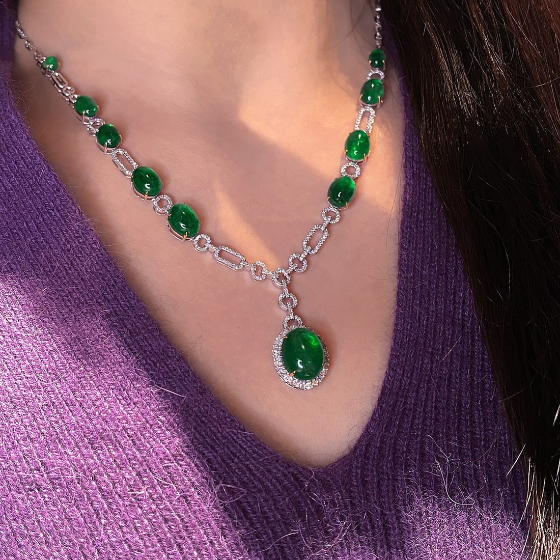 14k Gold 15.8 Ct Vivid Green Natural Emerald & Diamond Necklace - 5