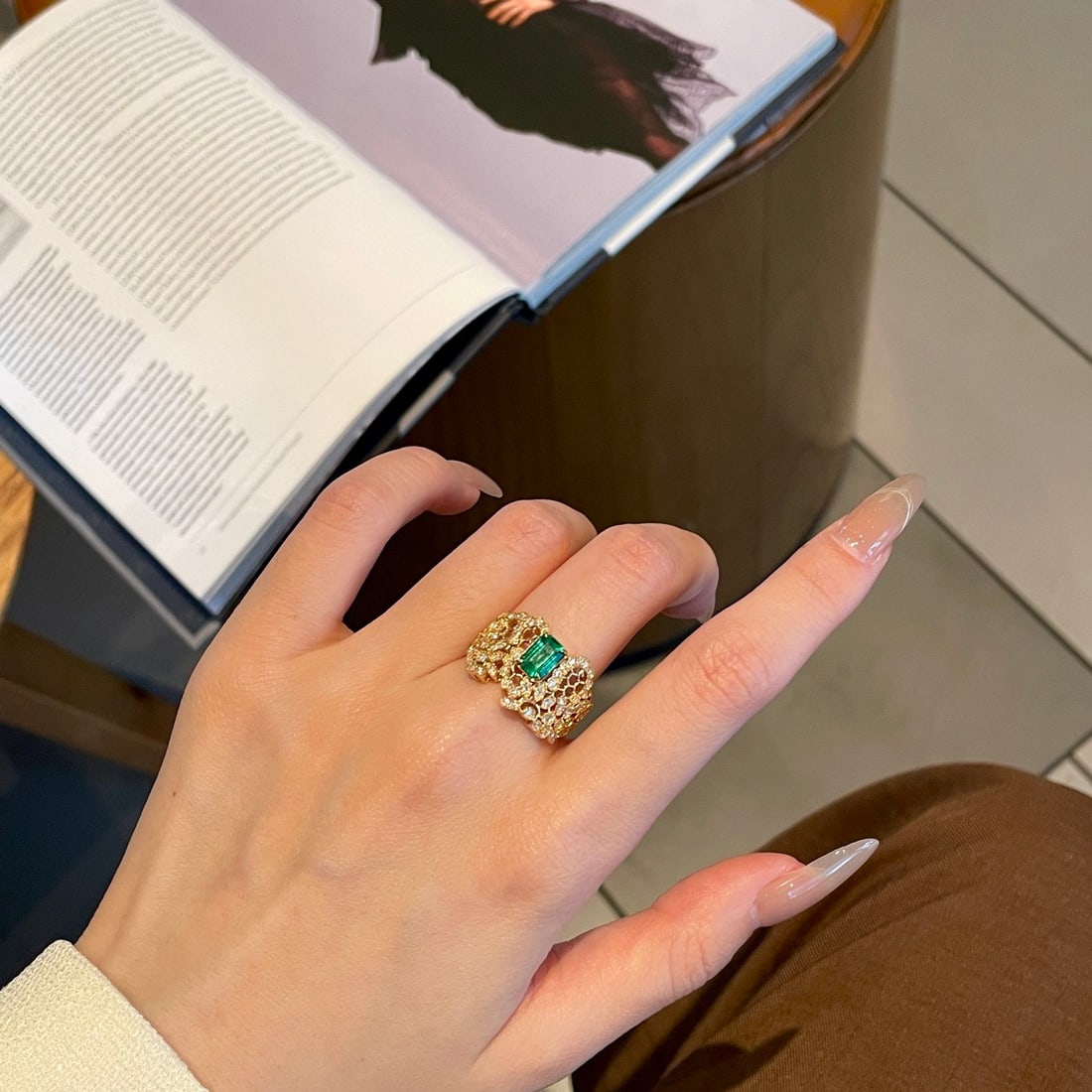 14k Gold 1 Ct Vivid Green Natural Emerald & Diamond Ring - 2