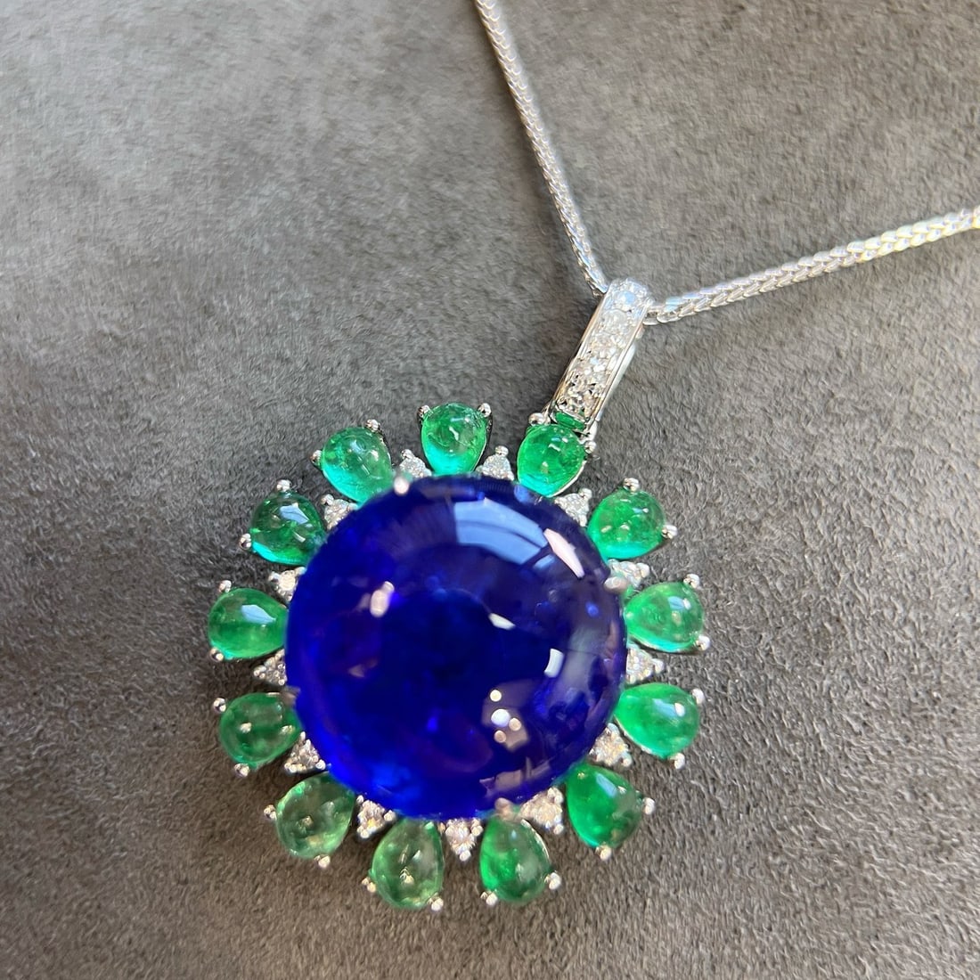 14k Gold 20.00 Ctw Natural Tanzanite & Emerald Pendant( Without Chain ) - 2