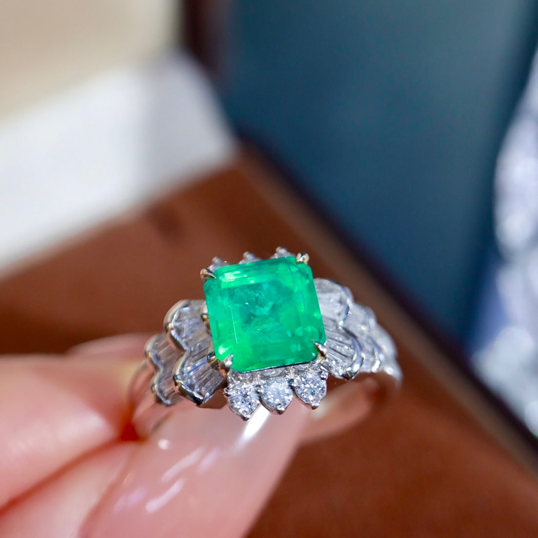 14k Gold 2.24 Ctw Natural Emerald & Diamond Ring - 8