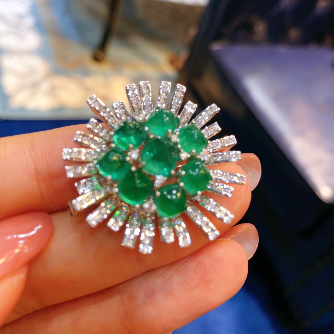 14k Gold 8.75 Ctw Natural Emerald & Diamond Brooch - 6