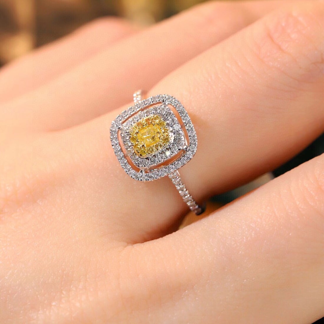 14k Gold 0.55 Ctw Natural Yellow Diamond & Diamond Ring - 7