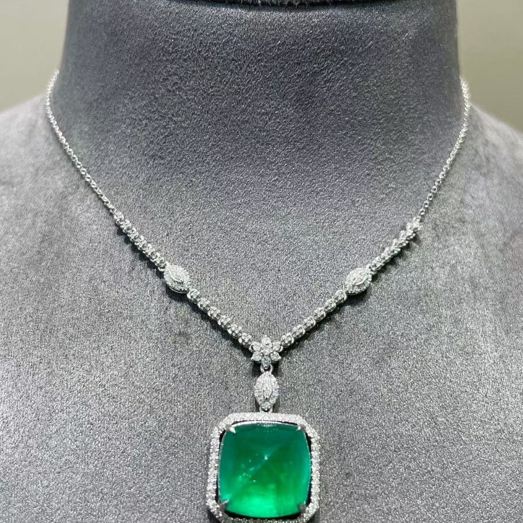 14k Gold 8.95 Ctw Natural Emerald & Diamond Necklace: Ref:231111109 // gold content:14k gold // main gemstone:emerald // shape:sugar-loaf // carat weight:8. 5ct // color:green // treatment:natural // // adjacent gemstone 2 : diamond // shape:round //