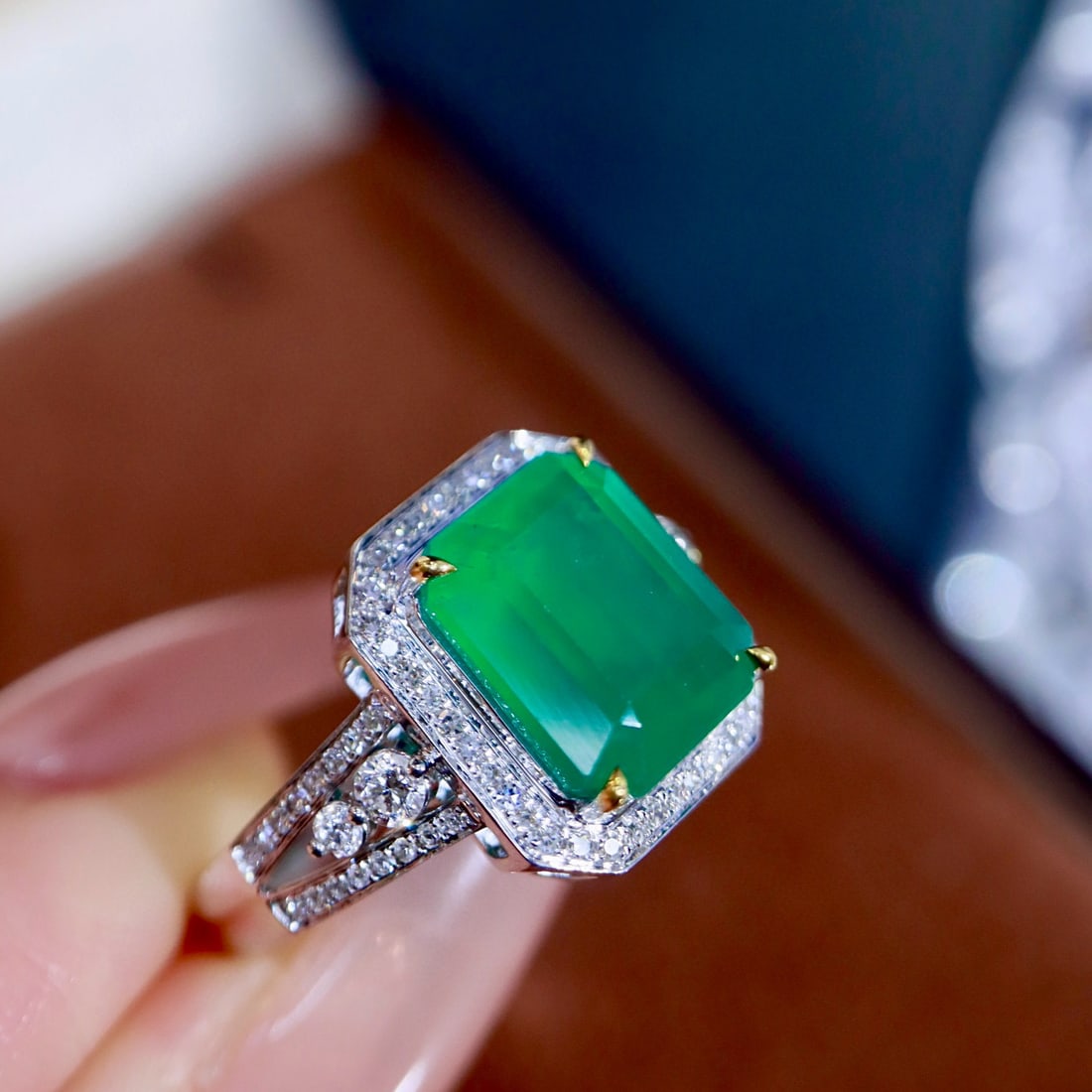 14k Gold 4.16 Ctw Natural Emerald & Diamond Ring - 3