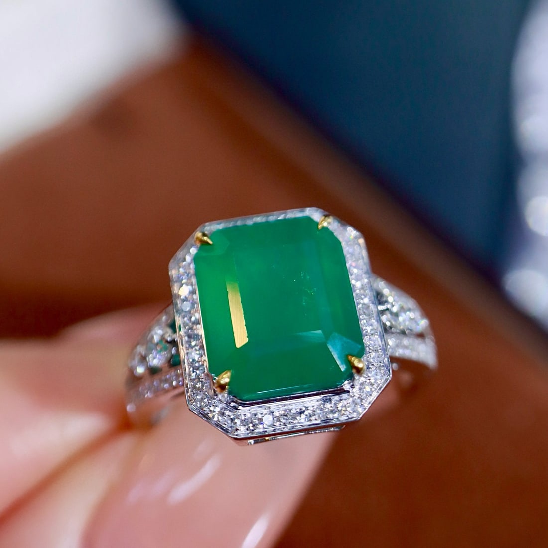 14k Gold 4.16 Ctw Natural Emerald & Diamond Ring - 4
