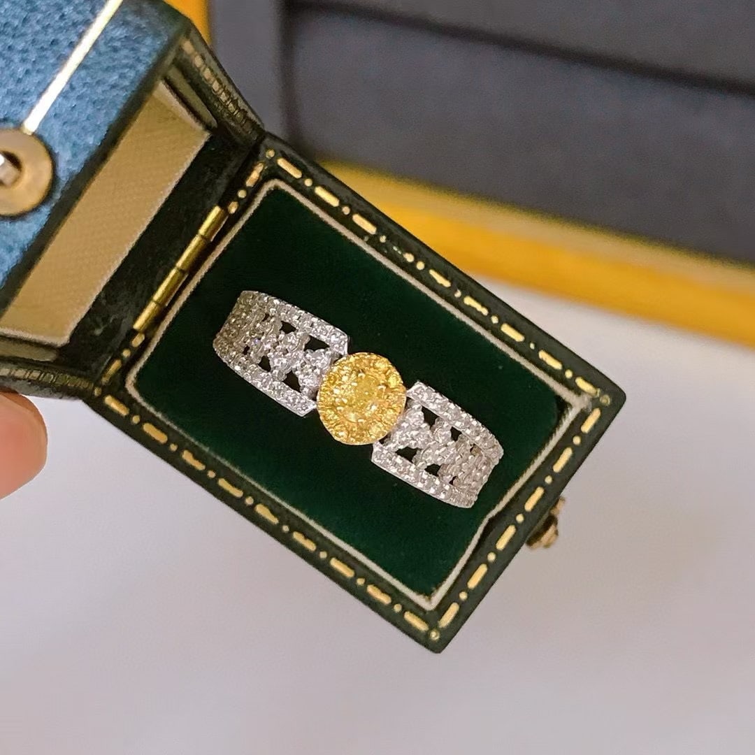 14k Gold 0.68 Ct Natural Color Diamond Ring - 5