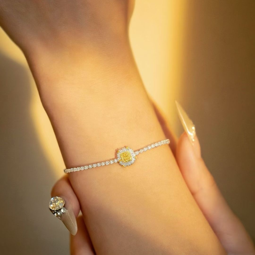 14k Gold 0.58 Ct Natural Color Diamond Bracelet - 4