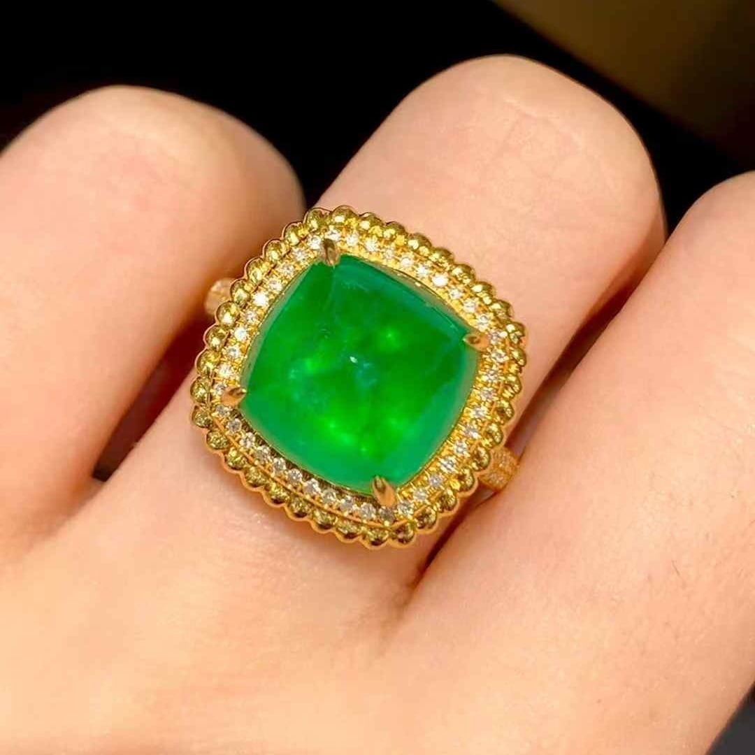 14k Gold 5.6 Ct Natural Emerald & Diamond Ring: Ref:231111148 // gold content:14k gold // ring size:7. 25us // // main gemstone:emerald // shape:sugar-loaf // carat weight:5. 6ct // color:green // treatment:natural // // adjacent gemstone 2 :