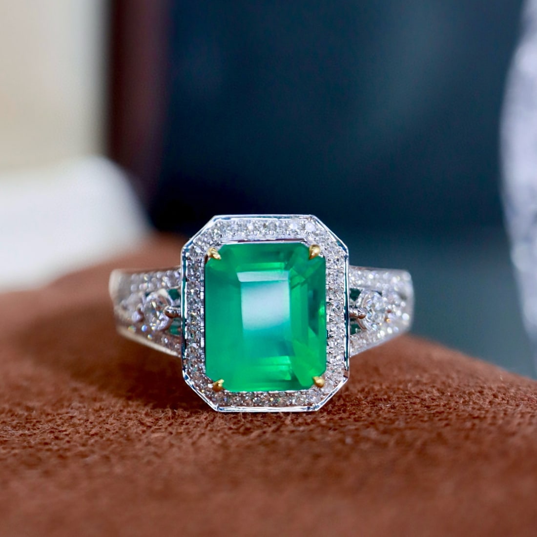 14k Gold 2.10 Ctw Natural Emerald & Diamond Ring - 5