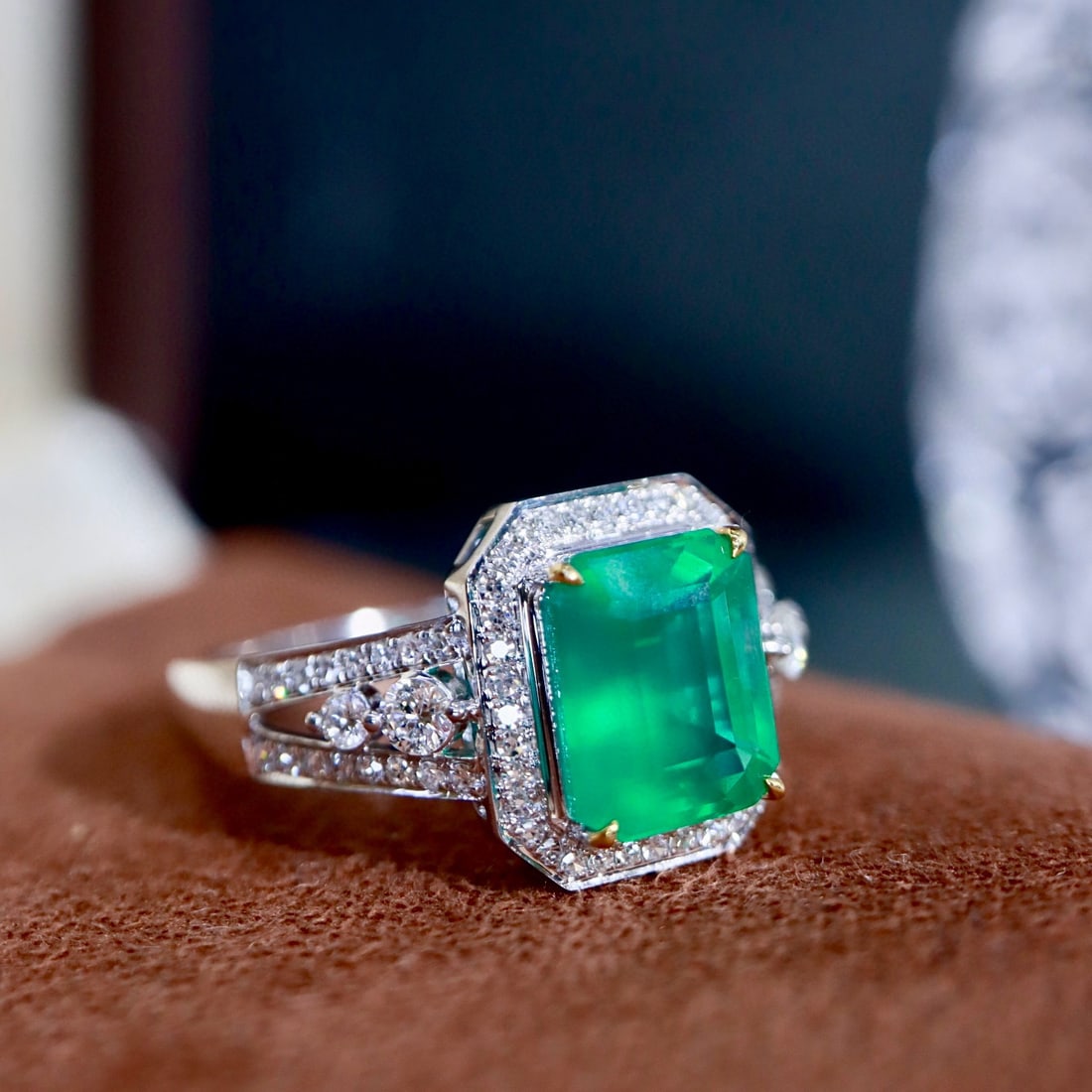 14k Gold 2.10 Ctw Natural Emerald & Diamond Ring - 6