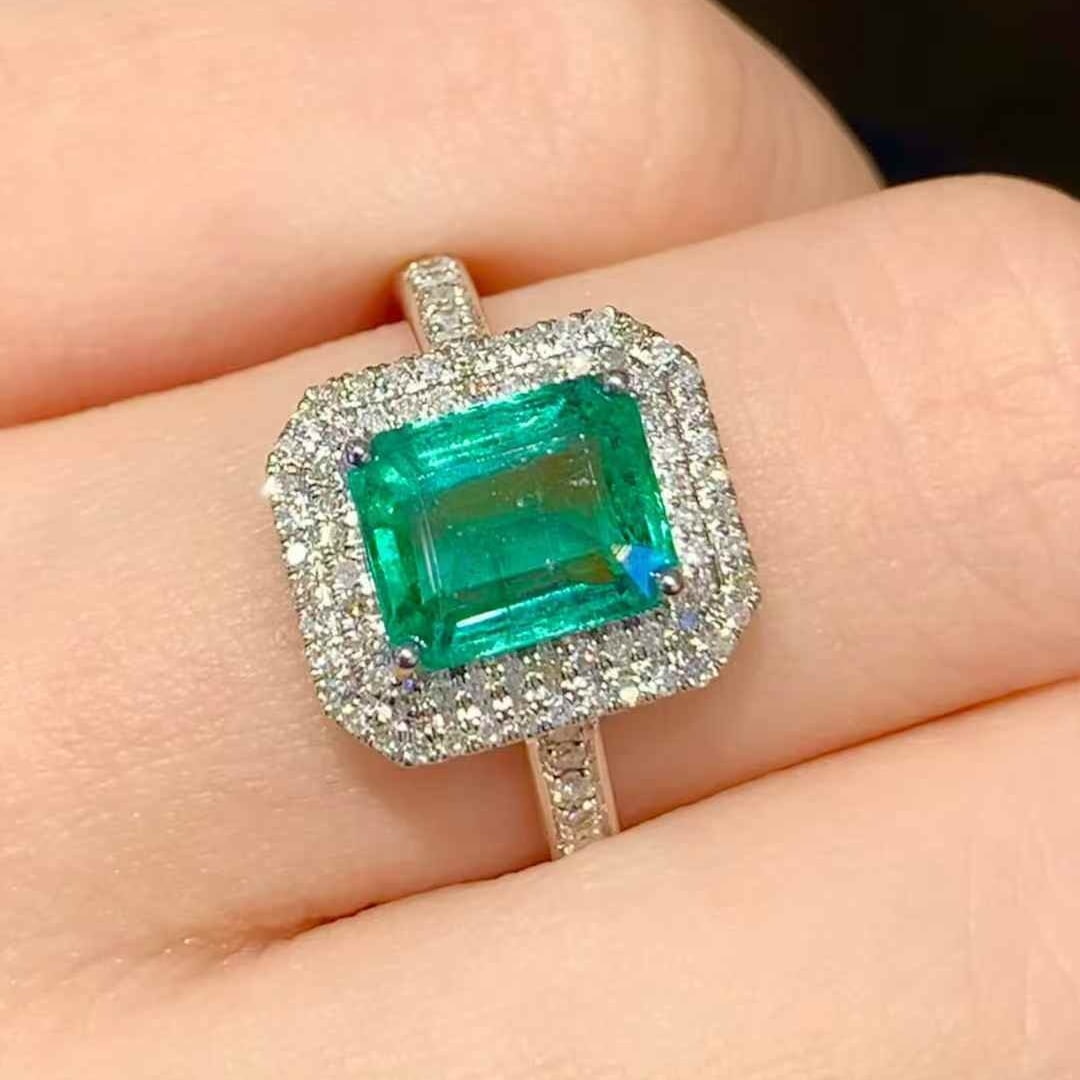 14k Gold 1.68 Ct Natural Emerald & Diamond Ring - 4