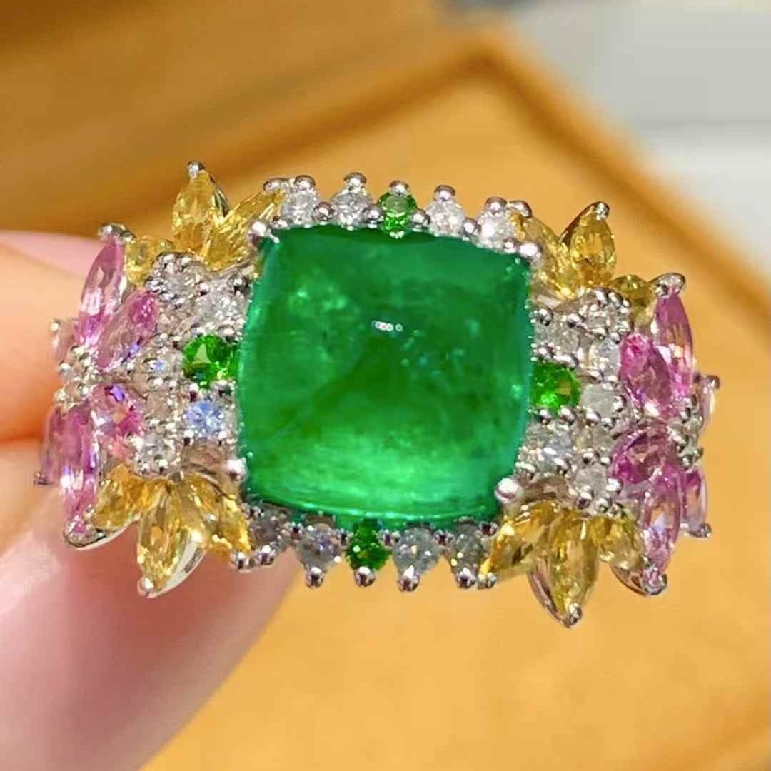 14k Gold 3.1 Ct Natural Emerald & Diamond Ring: Ref:231111247 // gold content:14k gold // ring size:7. 25us // // main gemstone:emerald // shape:sugar-loaf // carat weight:3. 1ct // color:green // treatment:natural // // adjacent gemstone 2 :