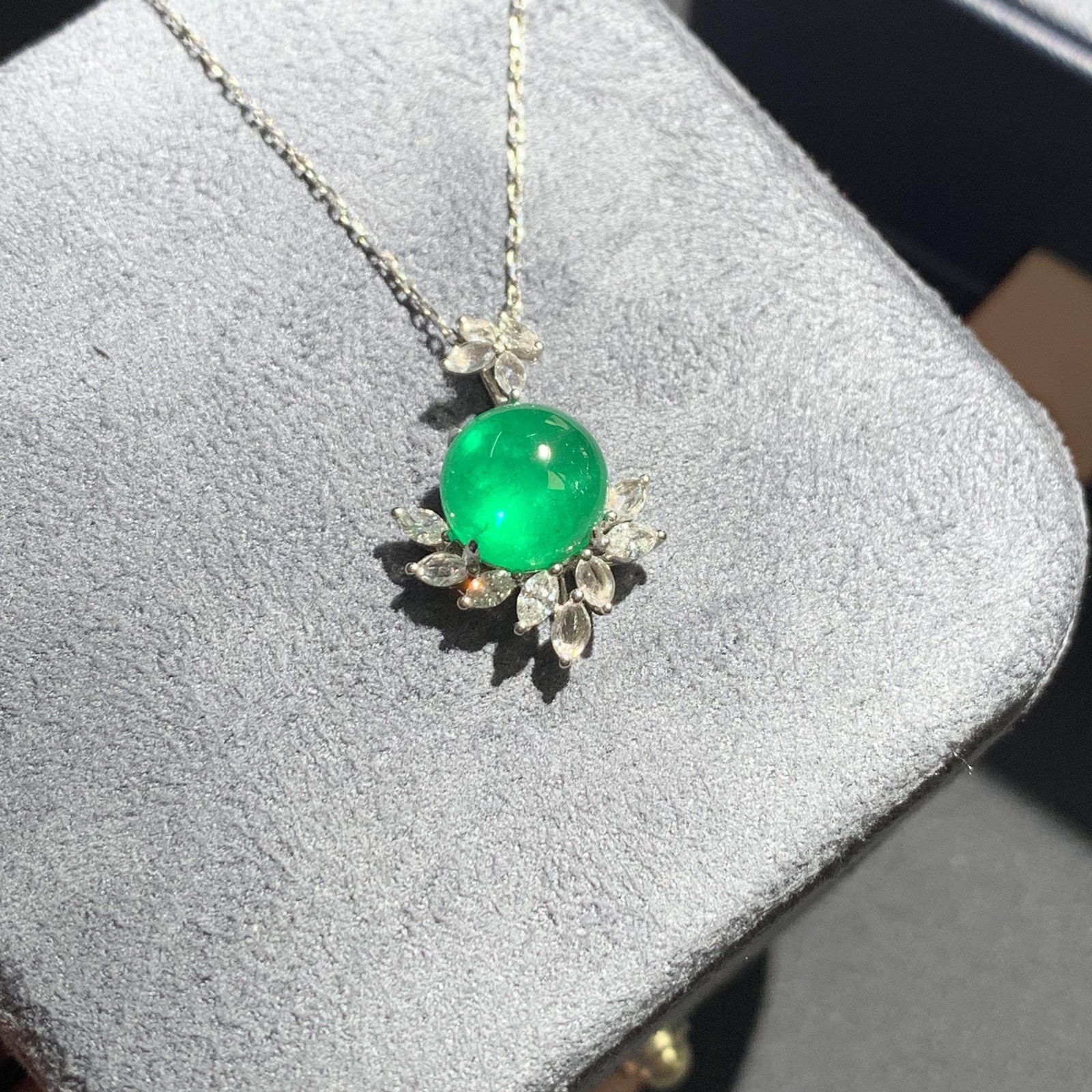 14k Gold 3.40 Ctw Vivid Green Natural Emerald & Diamond Necklace - 2