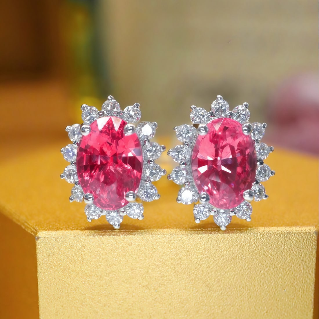 14k Gold 1.74 Ctw Natural Spinel & Diamond Earrings: Ref:231112028 // gold content:14k gold // main gemstone:spinel // shape:oval // carat weight:1. 46ct // color:pink // treatment:natural // // adjacent gemstone 2 : diamond // number of stones:28 //