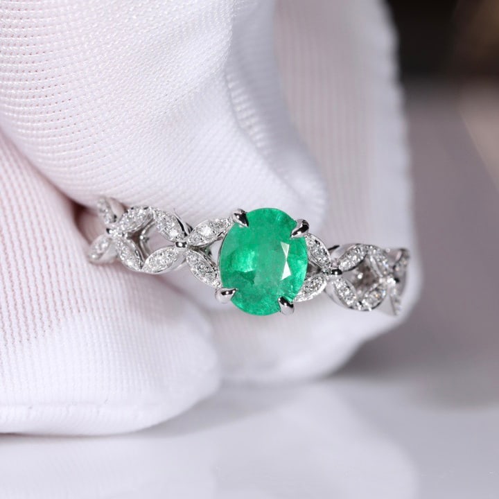 14k Gold 0.56 Ct Natural Emerald & Diamond Ring - 3