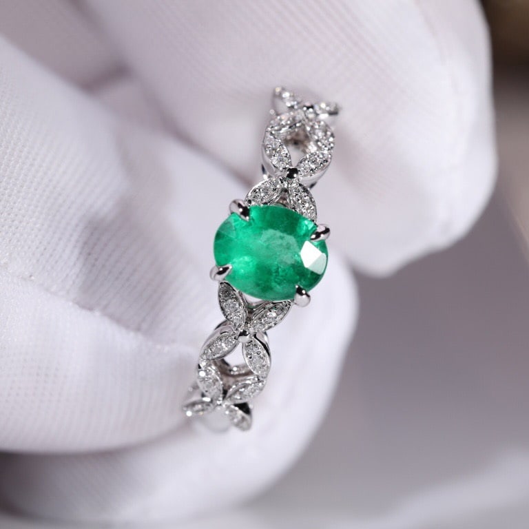 14k Gold 0.56 Ct Natural Emerald & Diamond Ring - 4