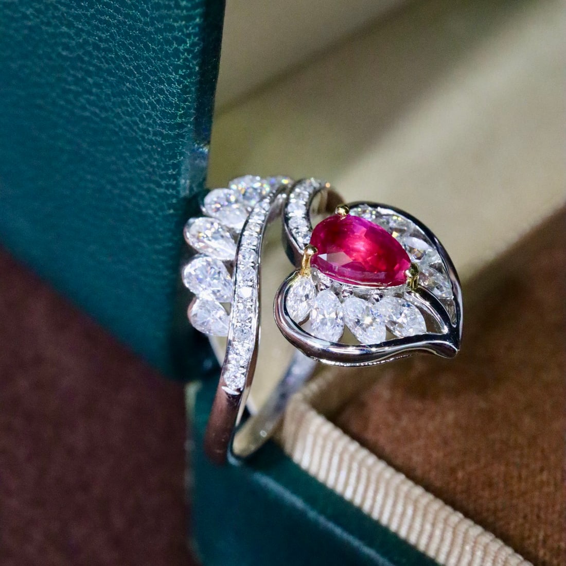 14k Gold 1.00 Ctw Natural Ruby & Diamond Ring - 4