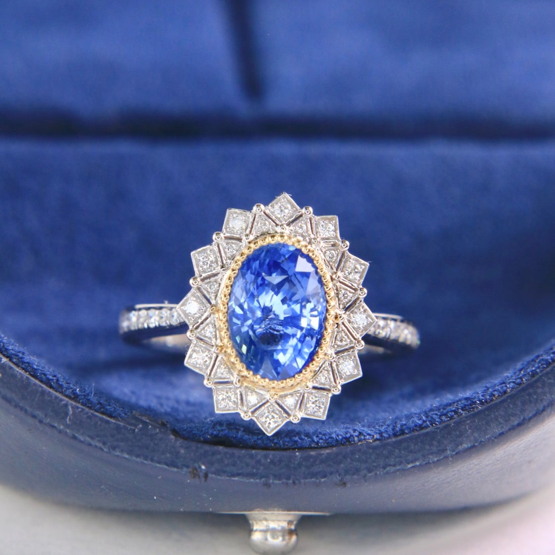 14k Gold 3.00 Ctw Natural Sapphire & Diamond Ring/pendant( Without Chain ): Ref:231112095 // gold content:14k gold // ring size:7. 25us // // main gemstone:sapphire // shape:oval // carat weight:2. 76ct // color:blue // treatment:natural // // adjacent gemstone 2 :