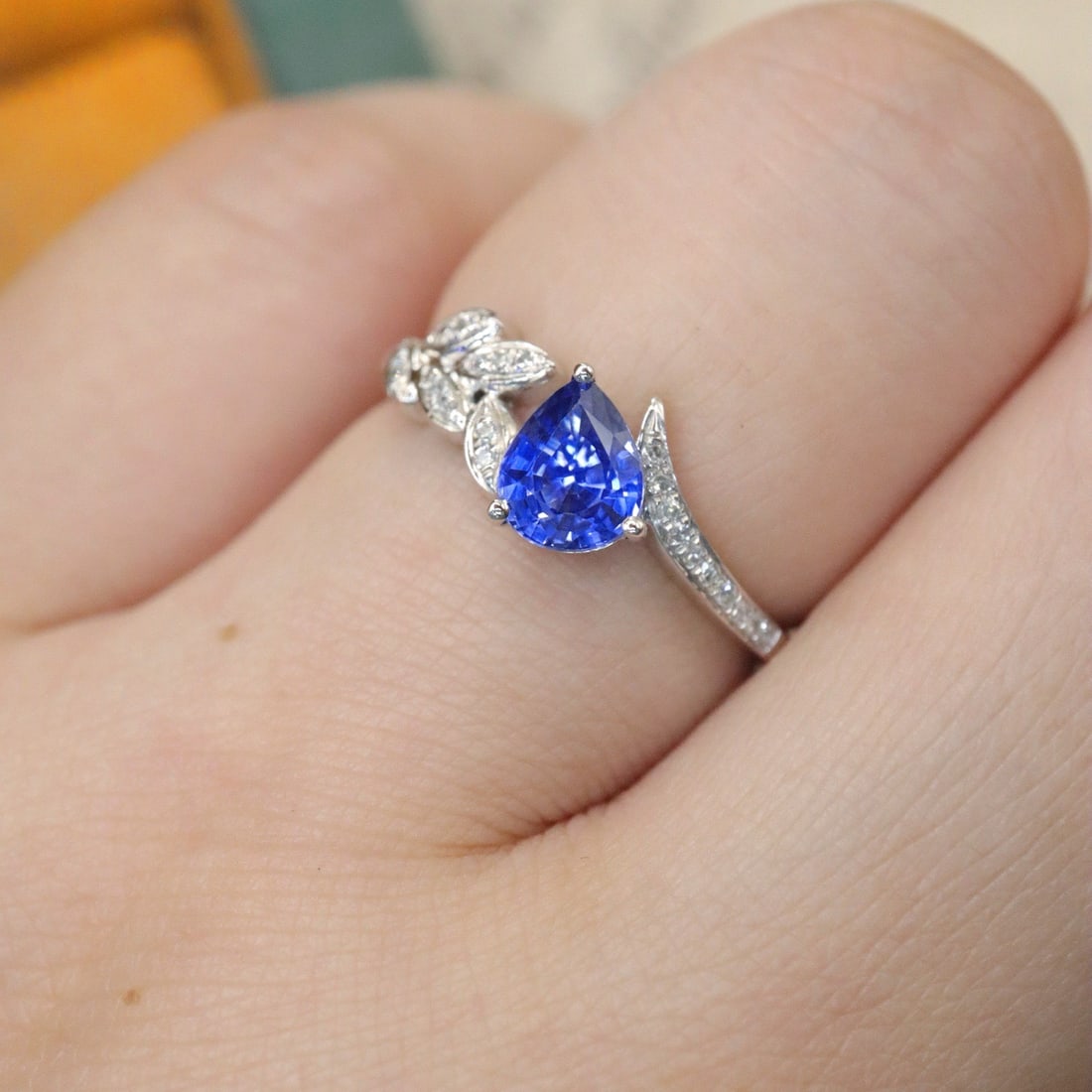 14k Gold 0.82 Ctw Natural Sapphire & Diamond Ring - 6