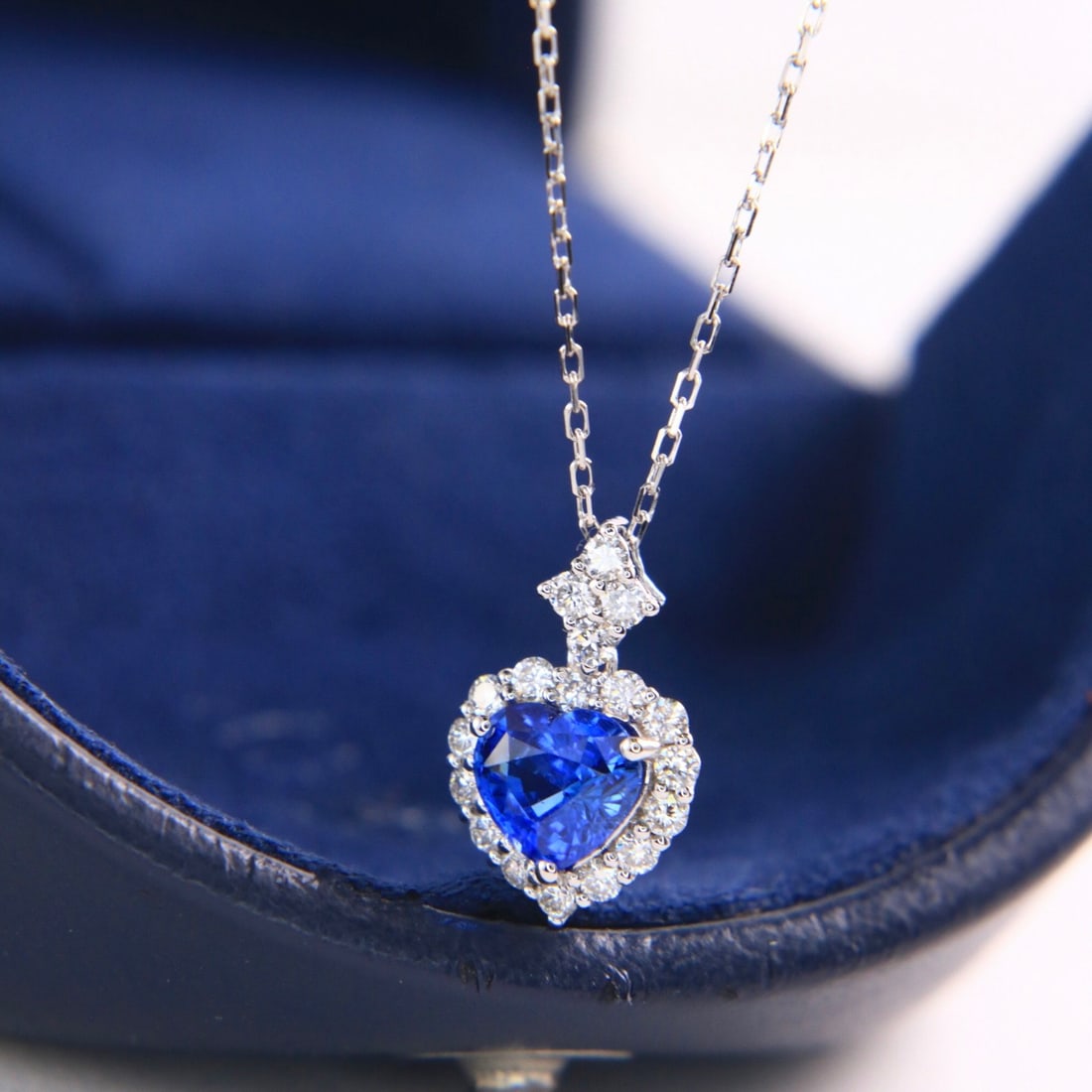 14k Gold 1.30 Ctw Natural Sapphire & Diamond Necklace - 3