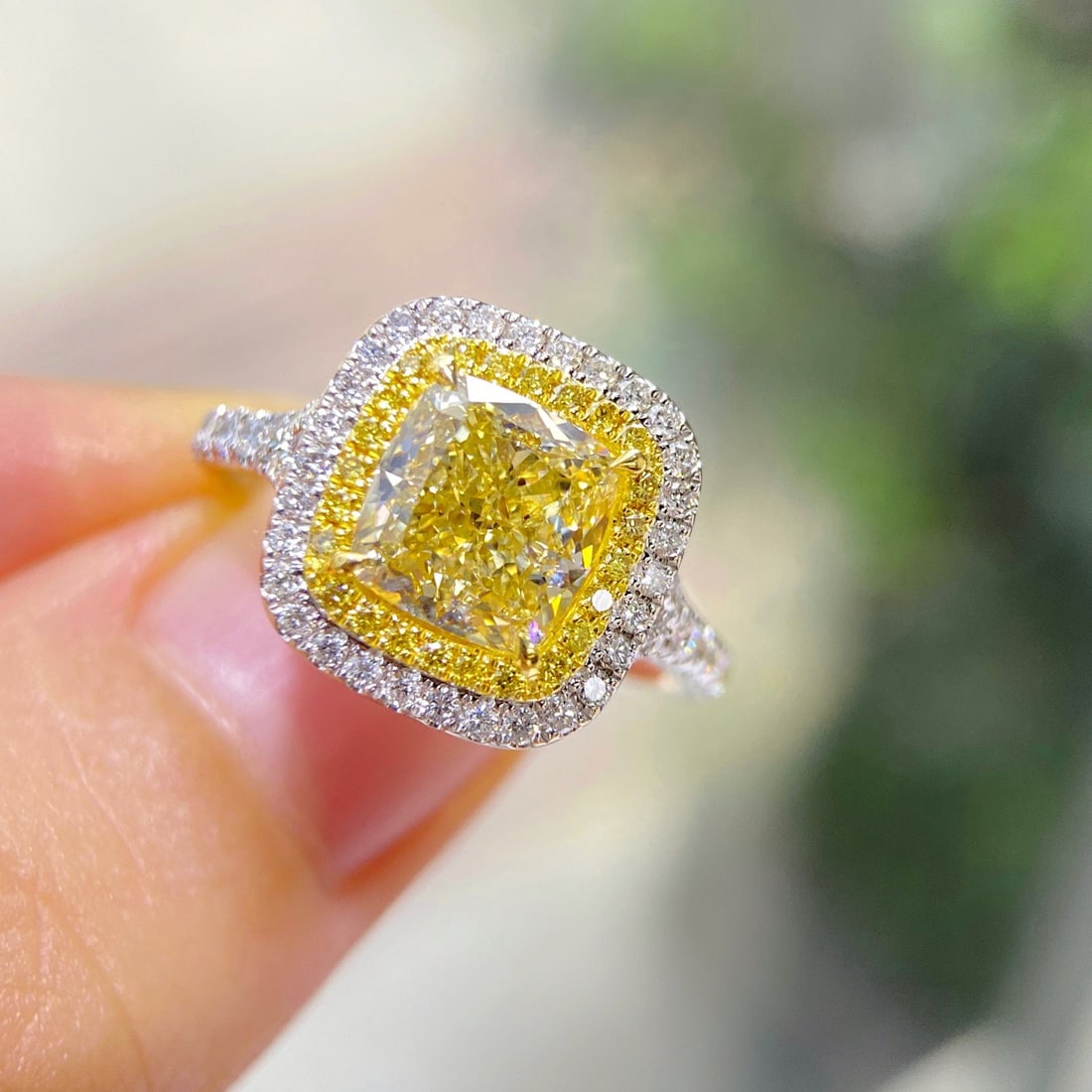14k Gold 2.45 Ctw Natural Yellow Diamond & Diamond Ring - 2