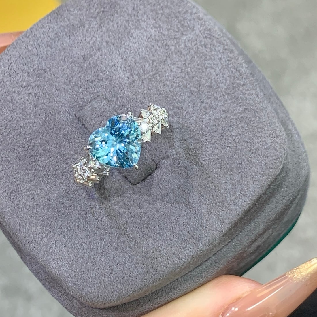 14k Gold 2.75 Ctw Natural Aquamarine & Diamond Ring - 2