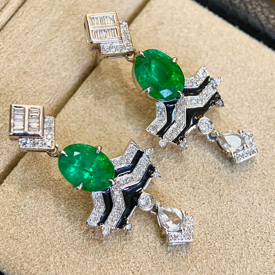 14k Gold 2.86 Ctw Vivid Green Natural Emerald & Diamond Earrings - 3