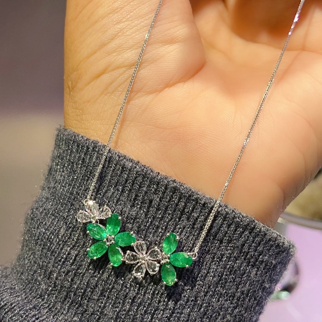 14k Gold 2.80 Ct Natural Emerald & Sapphire Necklace - 2