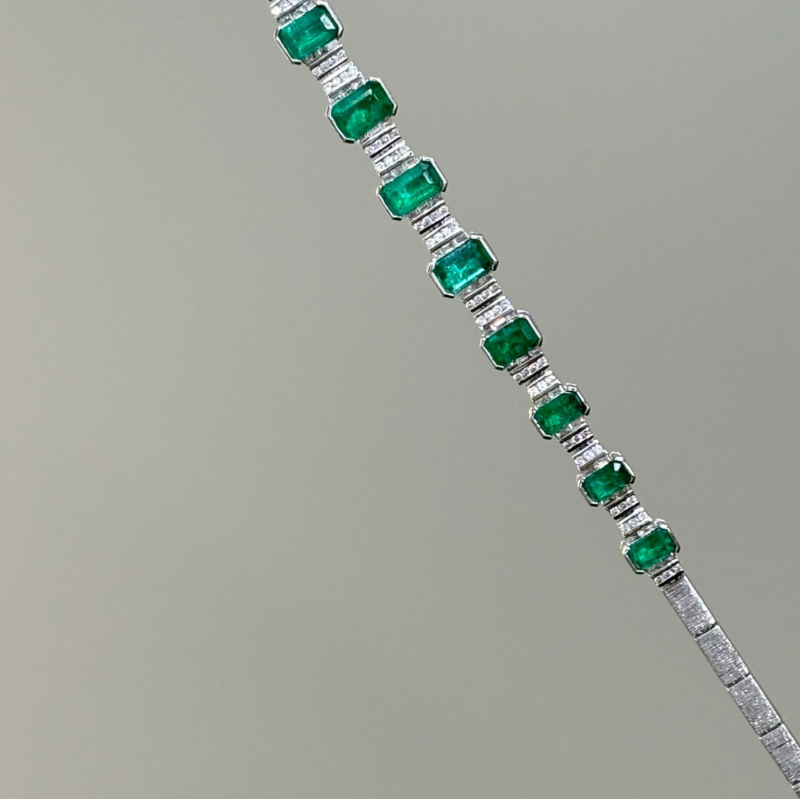 14k Gold 4.1 Ct Natural Emerald & Diamond Bracelet - 7