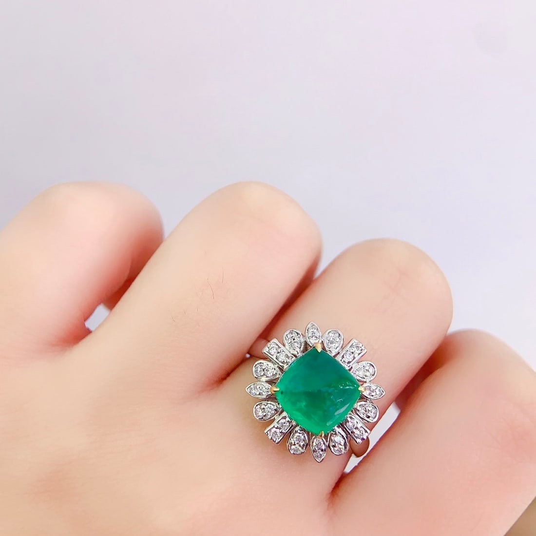 14k Gold 4.05 Ct Natural Emerald & Diamond Ring - 6