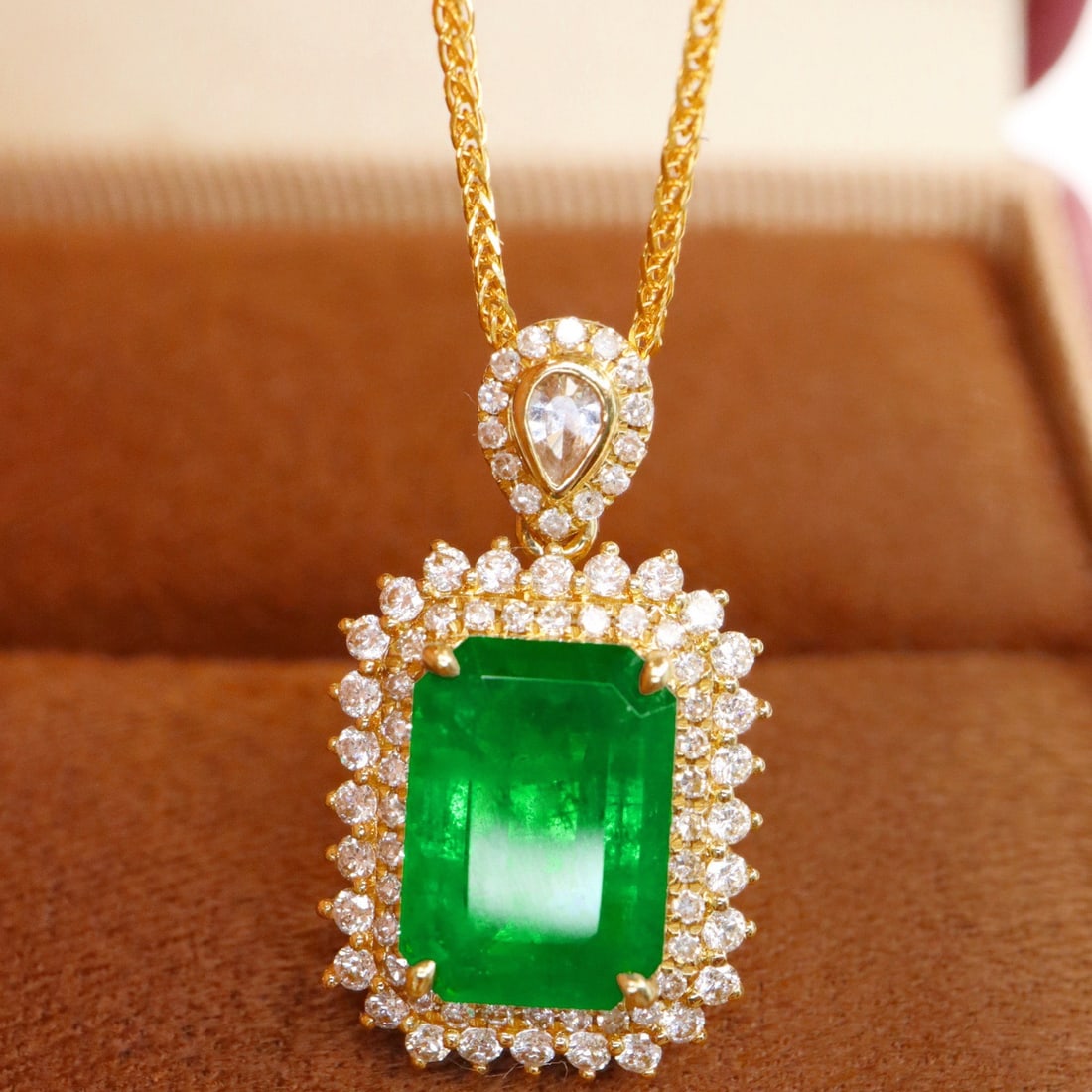 14k Gold 2.42 Ctw Vivid Green Natural Emerald & Diamond Pendant( Without Chain ) - 3