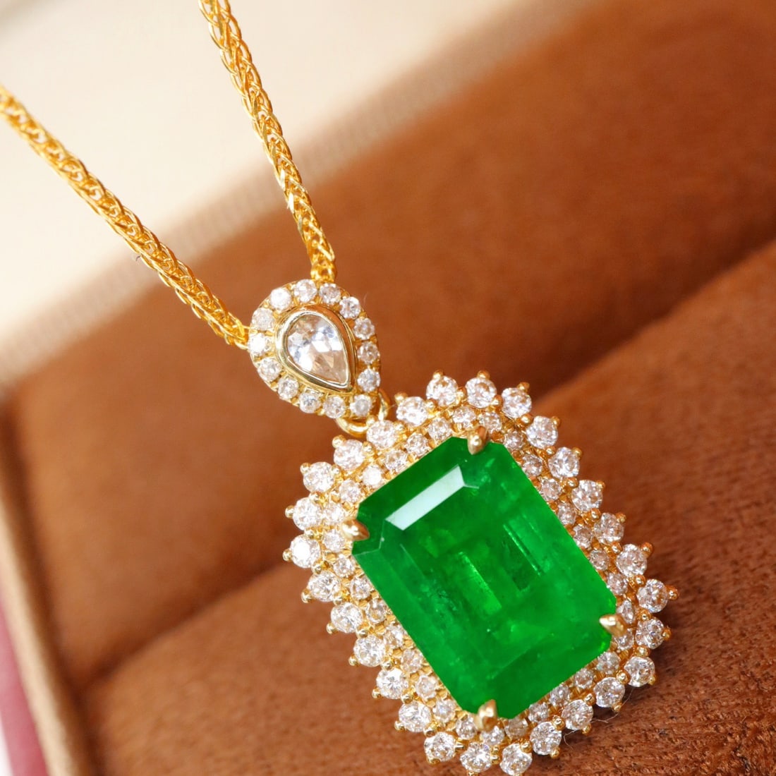 14k Gold 2.42 Ctw Vivid Green Natural Emerald & Diamond Pendant( Without Chain ) - 4