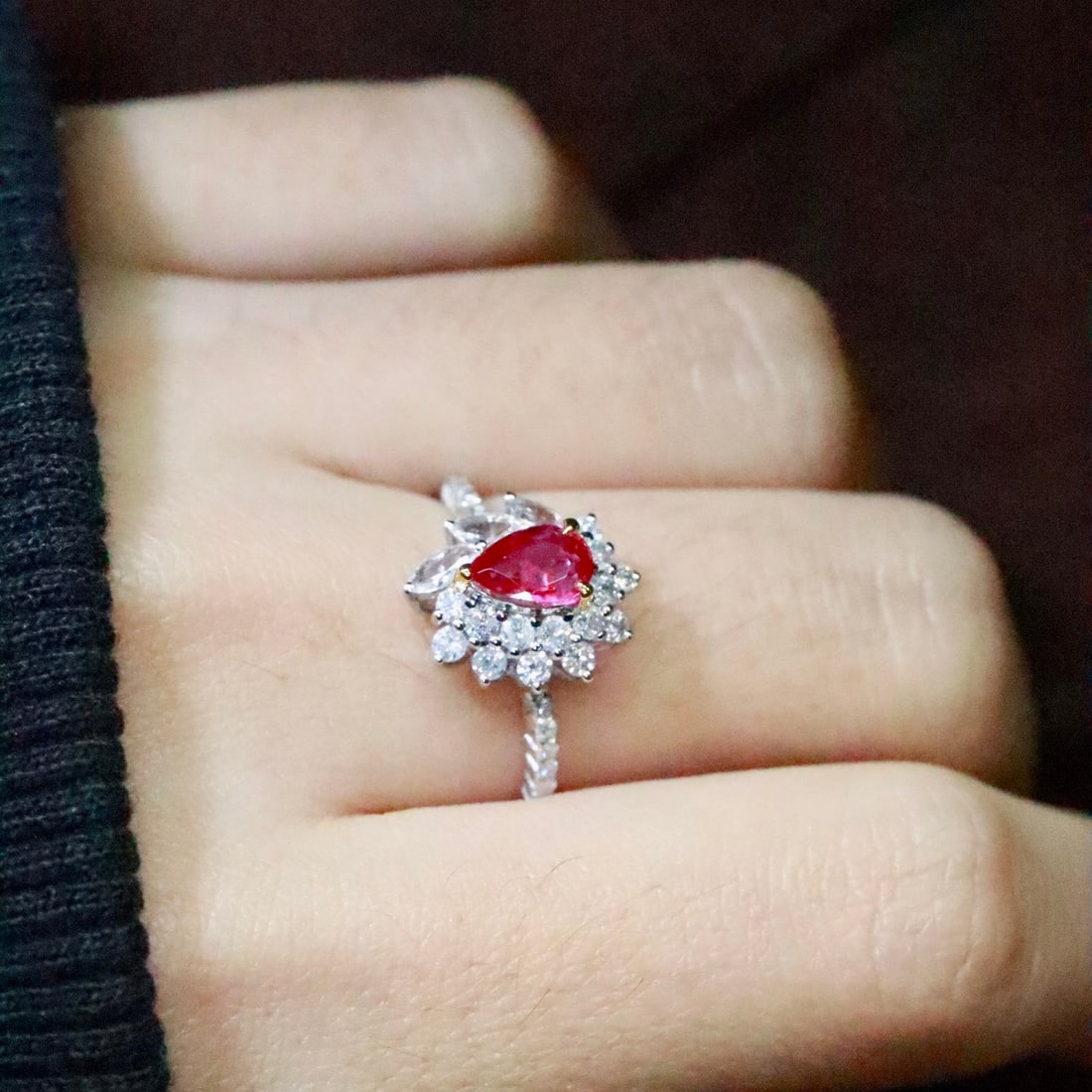 14k Gold 0.98 Ctw Natural Ruby & Diamond Ring - 4