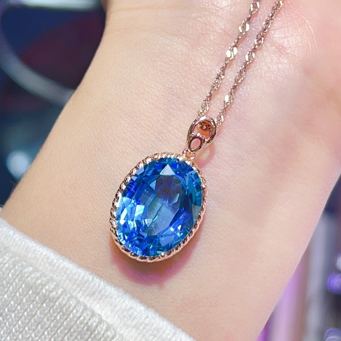 14k Gold 12.9 Ct Natural Topaz Pendant( Without Chain ) - 4