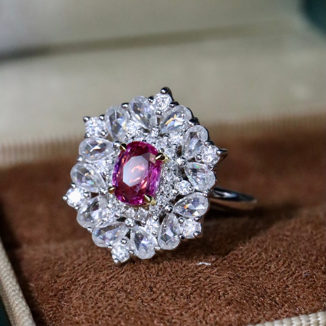 14k Gold 0.78 Ctw Natural Padparadscha Sapphire & Diamond Ring - 2