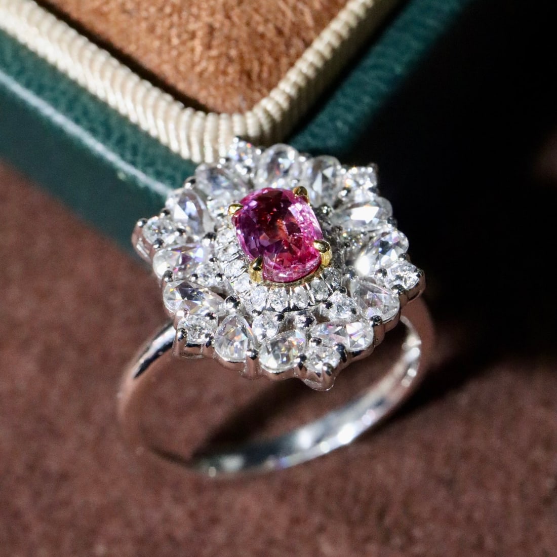 14k Gold 0.78 Ctw Natural Padparadscha Sapphire & Diamond Ring - 4