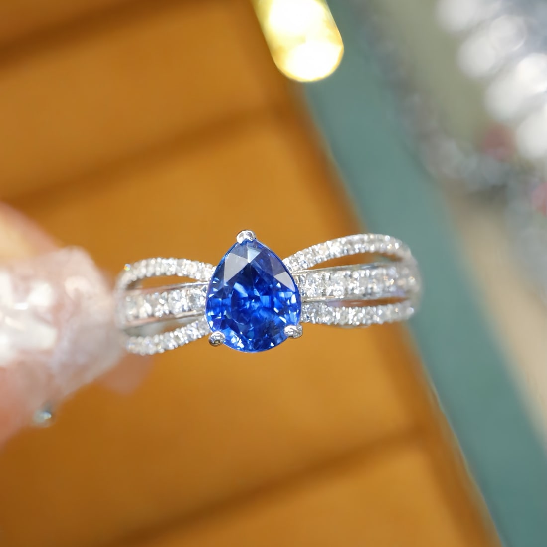 14k Gold 1.34 Ctw Natural Sapphire & Diamond Ring: Ref:231112330 // gold content:14k gold // ring size:7. 25us // // main gemstone:sapphire // shape:pear // carat weight:1. 06ct // color:cornflower blue // treatment:natural // // adjacent gemstone