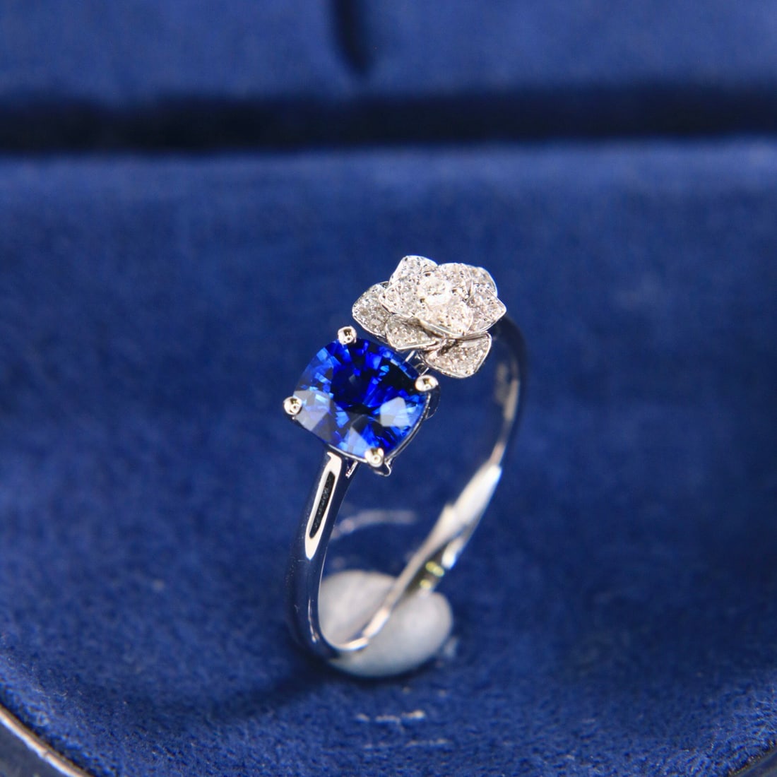 14k Gold 1.10 Ctw Natural Sapphire & Diamond Ring - 4
