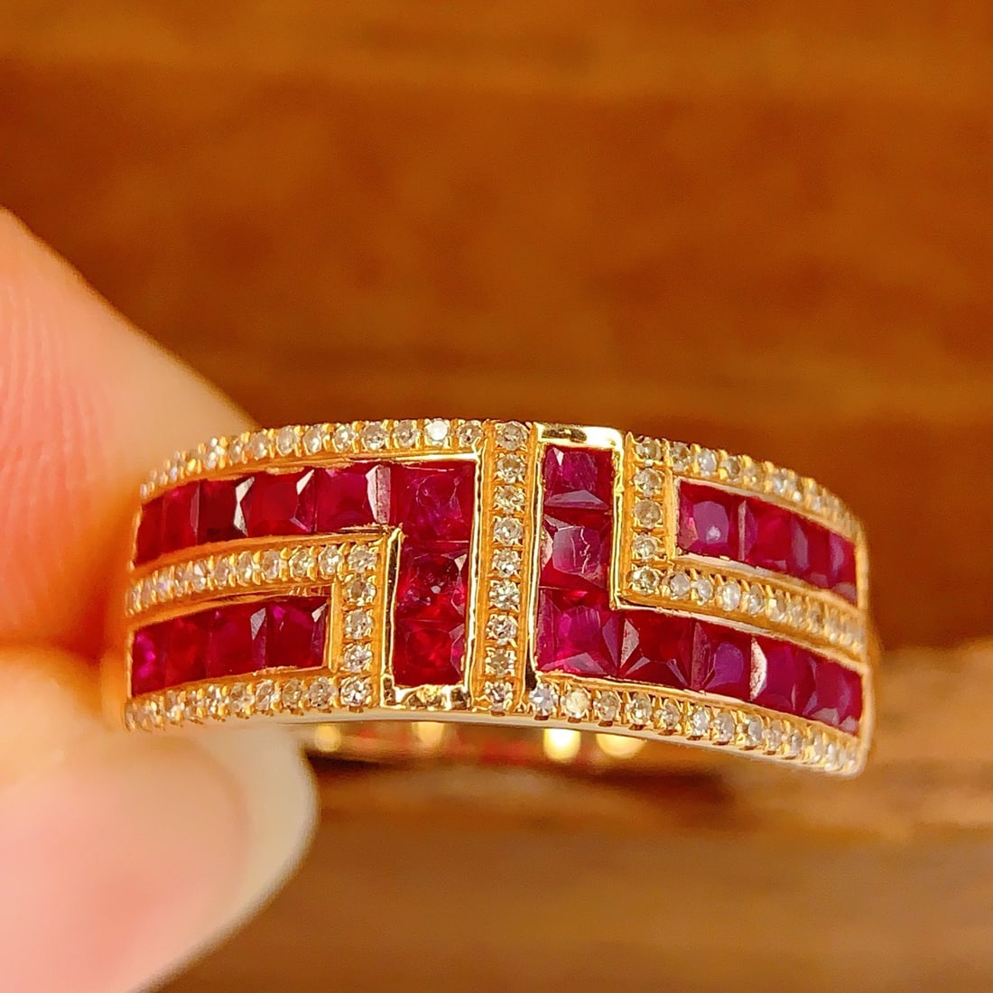 14k Gold 2.2 Ct Natural Ruby & Diamond Ring: Ref:231112352 // gold content:14k gold // ring size:7. 25us // // main gemstone:ruby // shape:princess // carat weight:2. 2ct // color:red // treatment:natural // // adjacent gemstone 2 : diamond // n