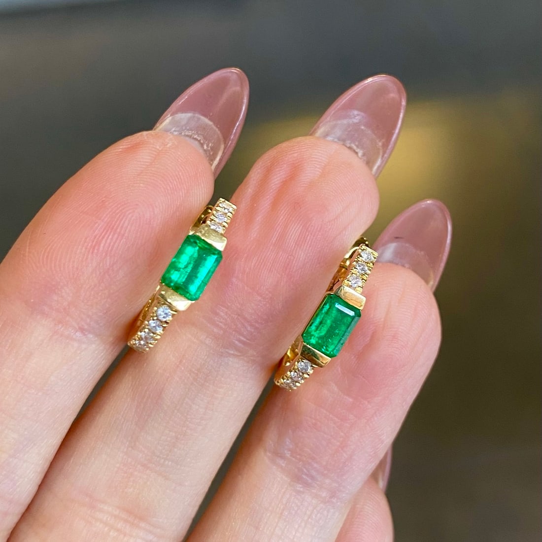 14k Gold 1.30 Ctw Vivid Green Natural Emerald & Diamond Earrings - 3