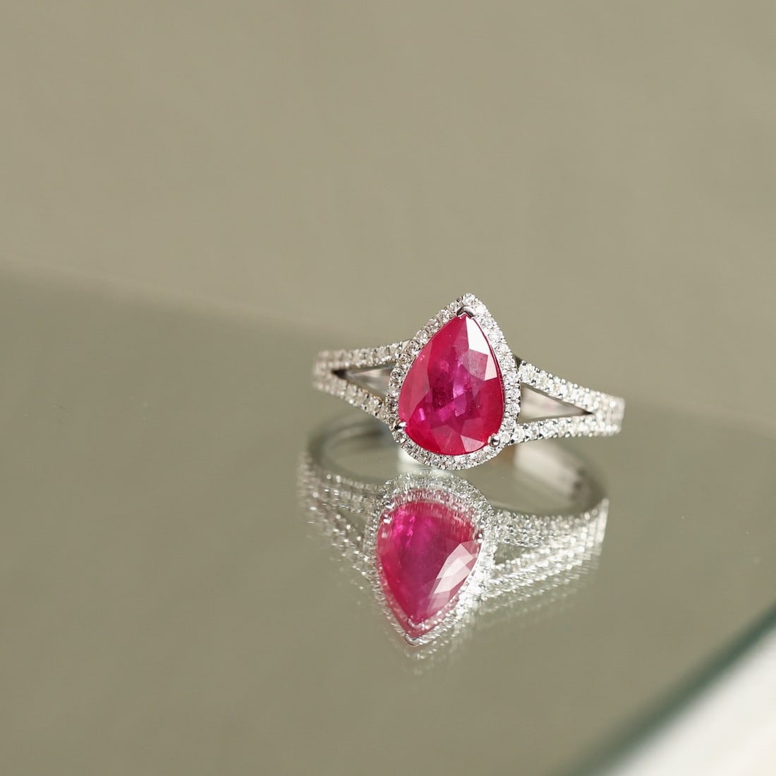 14k Gold 2.32 Ctw Natural Ruby & Diamond Ring - 6