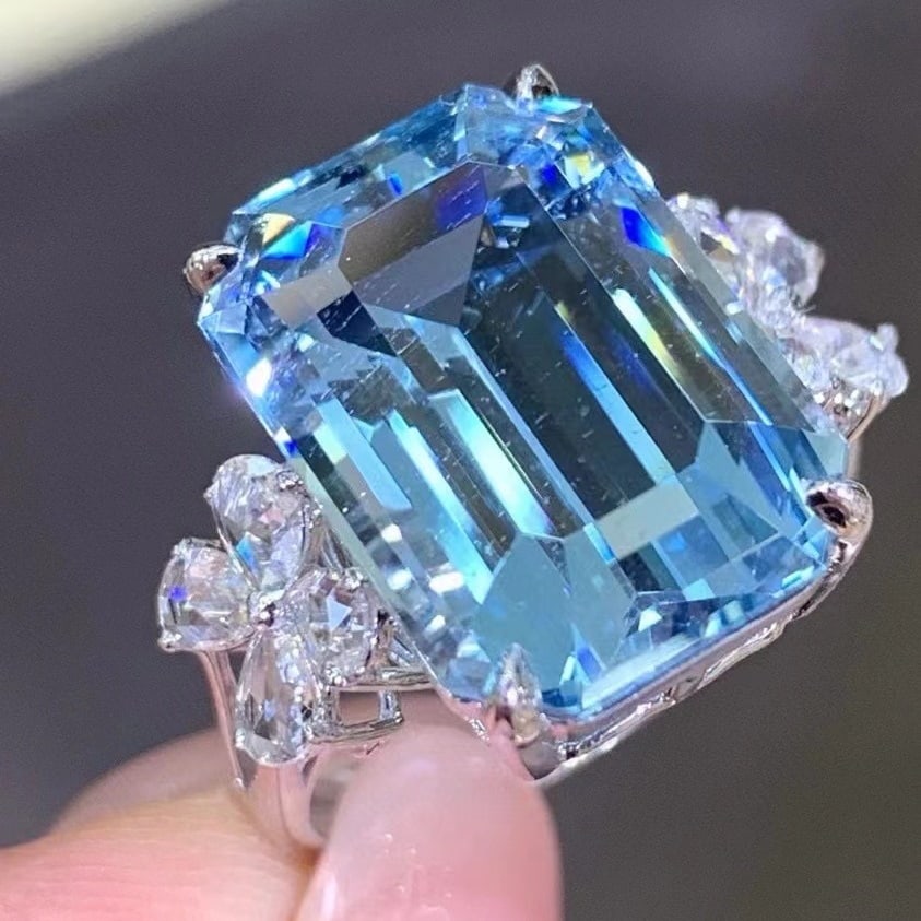 14k Gold 10 Ct Natural Aquamarine & Diamond Ring - 2