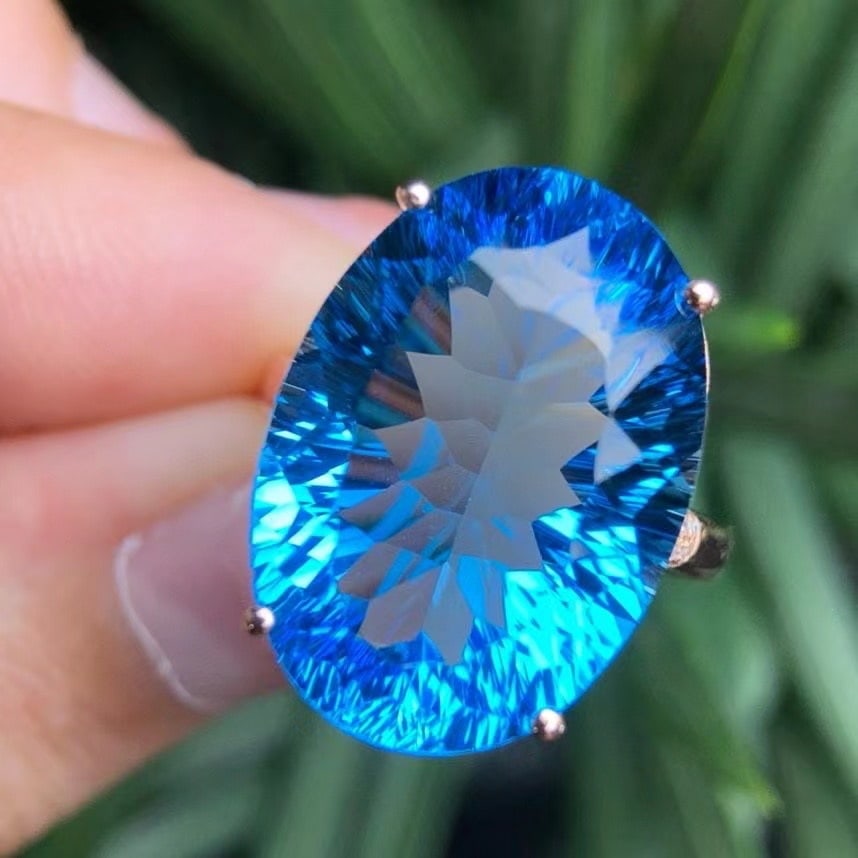 14k Gold 16.60 Ct Natural Topaz & Diamond Ring - 2