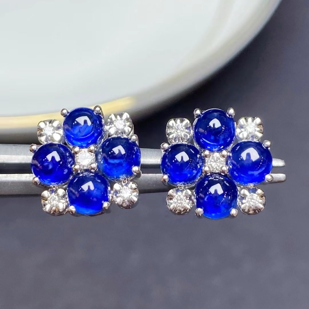 14k Gold 3.58 Ctw Vivid Blue Natural Sapphire & Diamond Earrings: Ref:230935020 // gold content:14k gold // main gemstone:sapphire // shape:round // carat weight:3. 48ct // color:vivid blue // treatment:natural // cut grade:g // // adjacent gemstone 2 : diamond