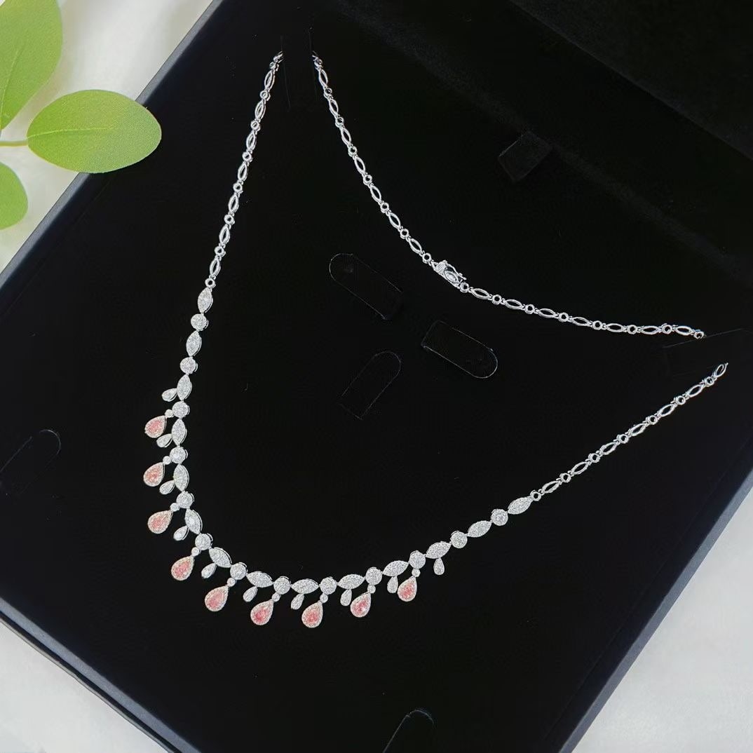 14k Gold 5.40 Ctw Natural Pink Diamond & Diamond Necklace: Ref:230935024 // gold content:14k gold // main gemstone:pink diamond // shape:pear // carat weight:2. 60ct // color:pink // treatment:natural // // adjacent gemstone 2 : diamond // shape:multiply