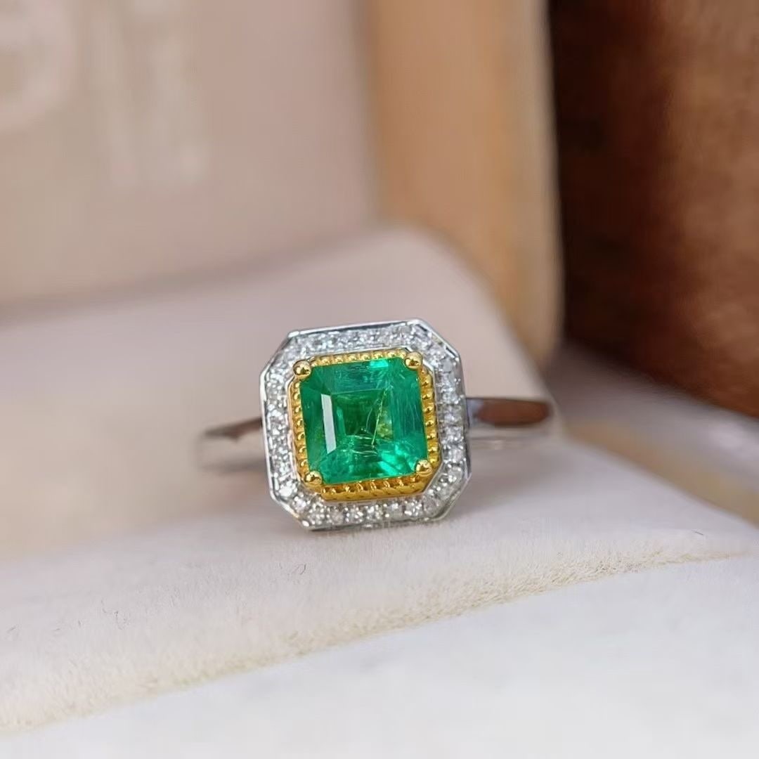 14k Gold 1.29 Ctw Vivid Green Natural Emerald & Diamond Ring: Ref:230935034 // gold content:14k gold // ring size:7. 25us // // main gemstone:emerald // shape:octagonal // carat weight:1ct // color:vivid green // treatment:natural // cut grade:g // // adjacent g