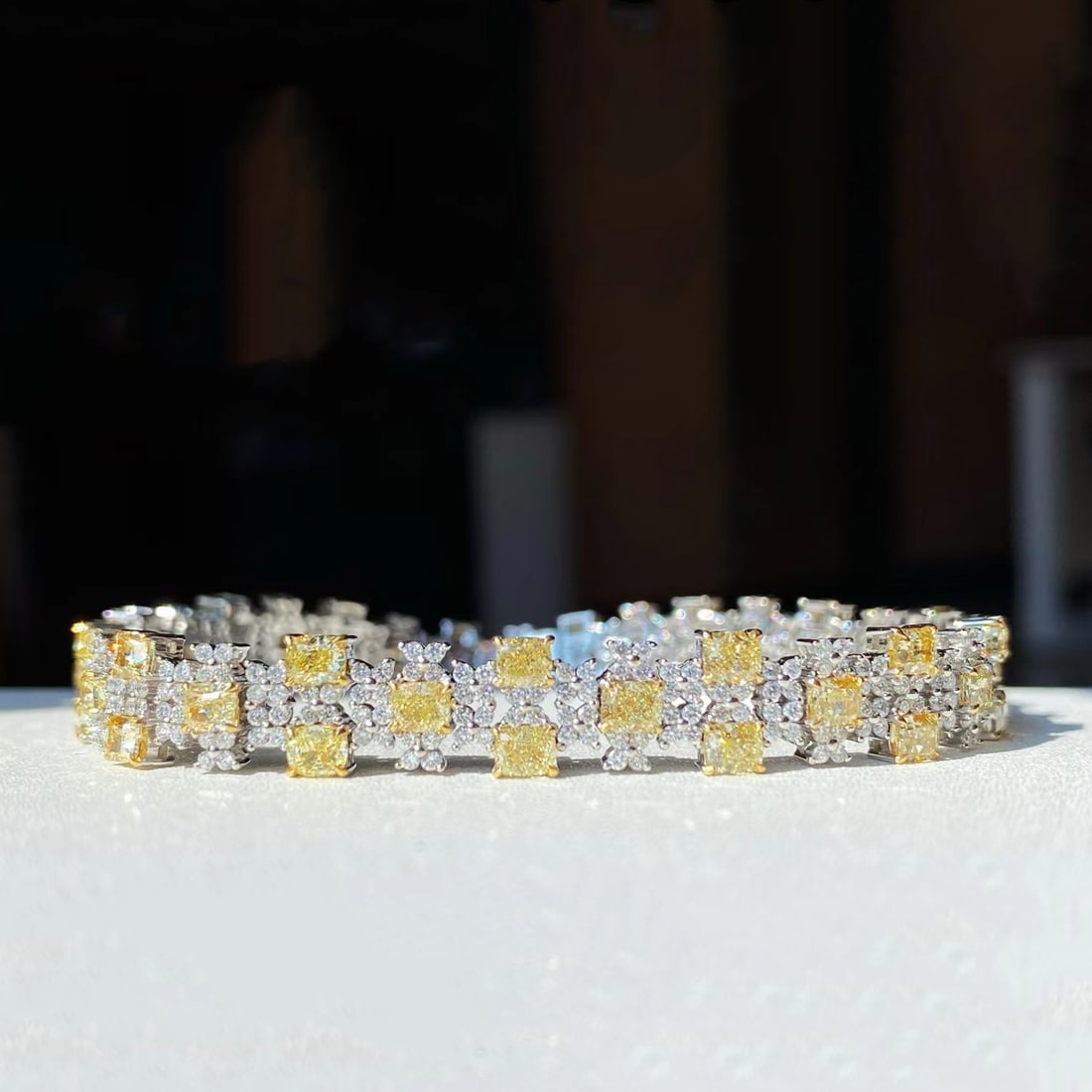 14k Gold 9.15 Ctw Natural Yellow Diamond & Diamond Bracelet: Ref:230935037 // gold content:14k gold // main gemstone:yellow diamond // shape:cushion // carat weight:6. 86ct // color:yellow // treatment:natural // // adjacent gemstone 2 : diamond // shape:round